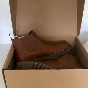 Perfect brown leather boots for going out or running errands. Both men & woman